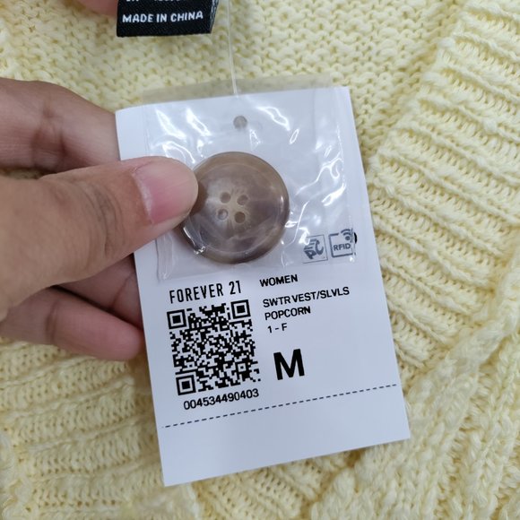 Forever 21 Cable Knit Sweater Vest Yellow, Medium - Picture 5 of 8